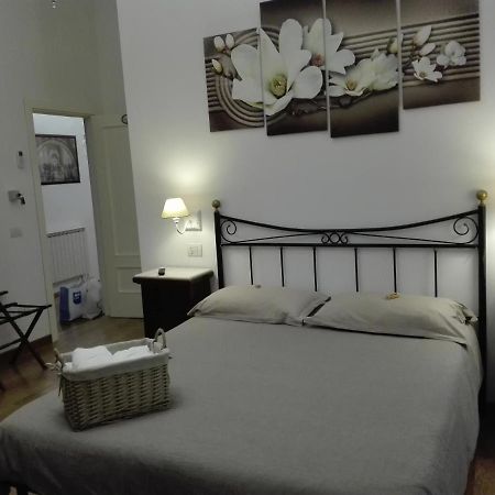 Napoli Pietrasanta Lt Bed & Breakfast Dış mekan fotoğraf