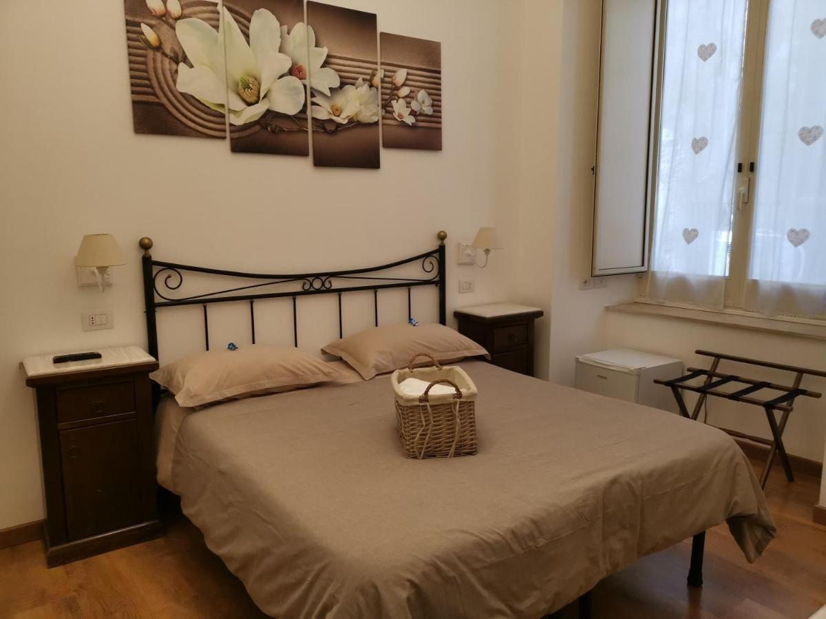 Napoli Pietrasanta Lt Bed & Breakfast Dış mekan fotoğraf