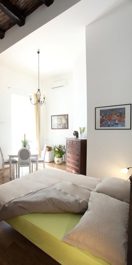 Napoli Pietrasanta Lt Bed & Breakfast Dış mekan fotoğraf