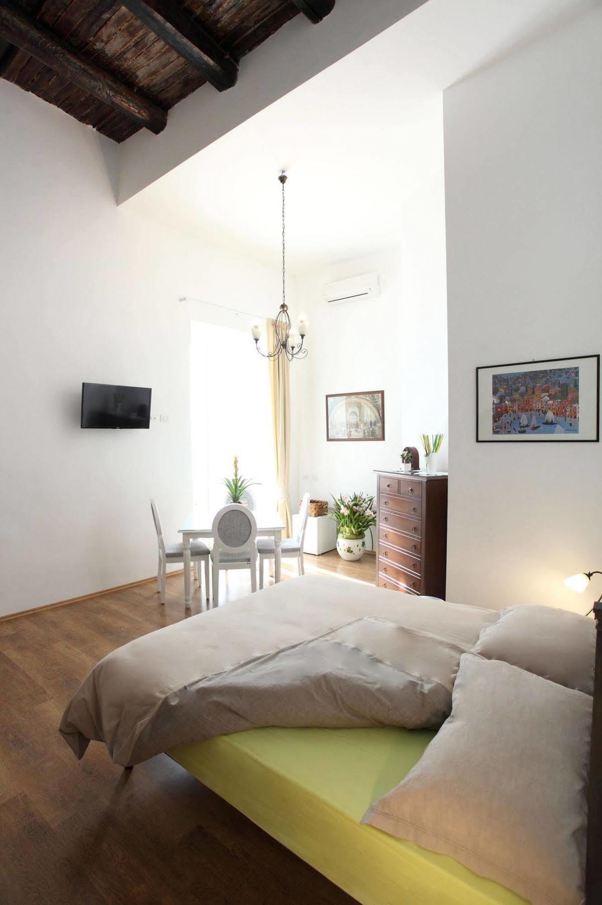 Napoli Pietrasanta Lt Bed & Breakfast Dış mekan fotoğraf