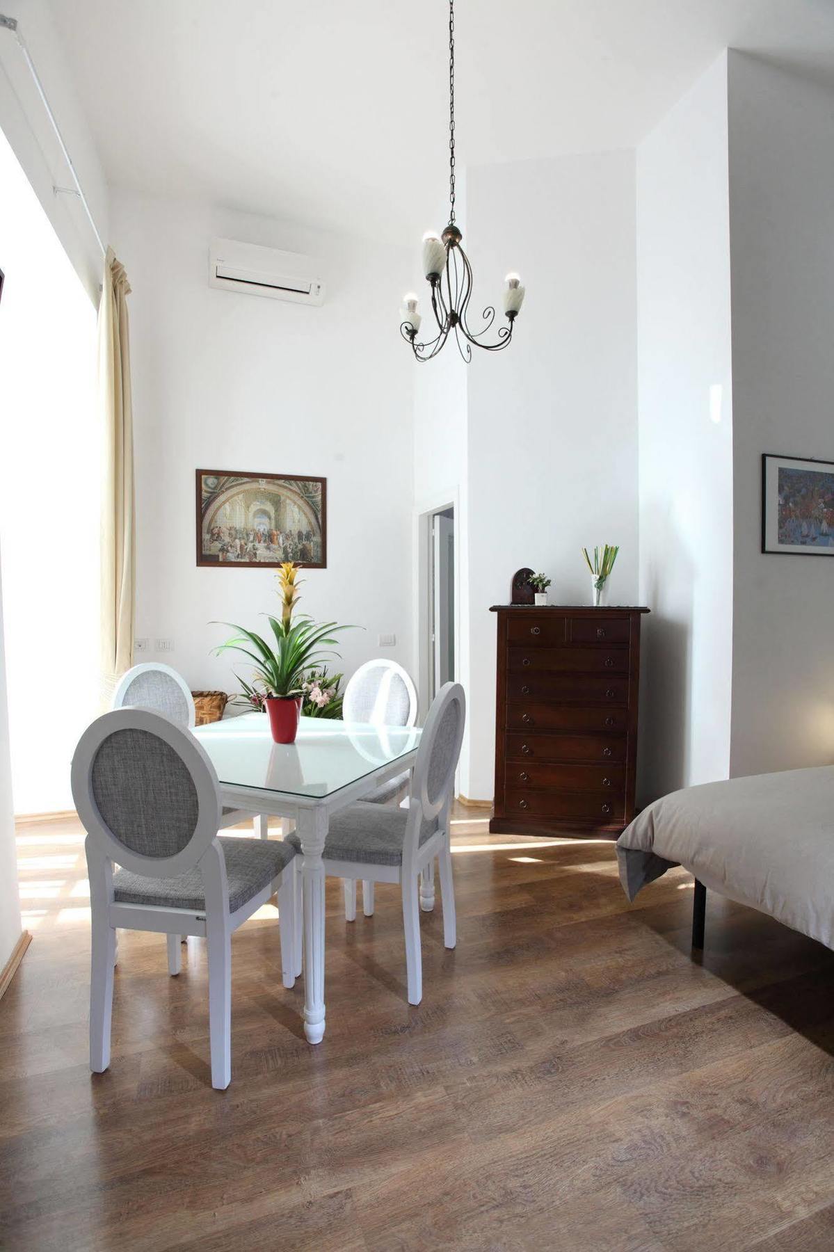 Napoli Pietrasanta Lt Bed & Breakfast Dış mekan fotoğraf